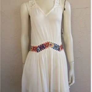 FREE PEOPLE, CROCHET CREAM SLEEVELESS DRESS V-NECK, SIZE XS, HITS THE KNEE​
